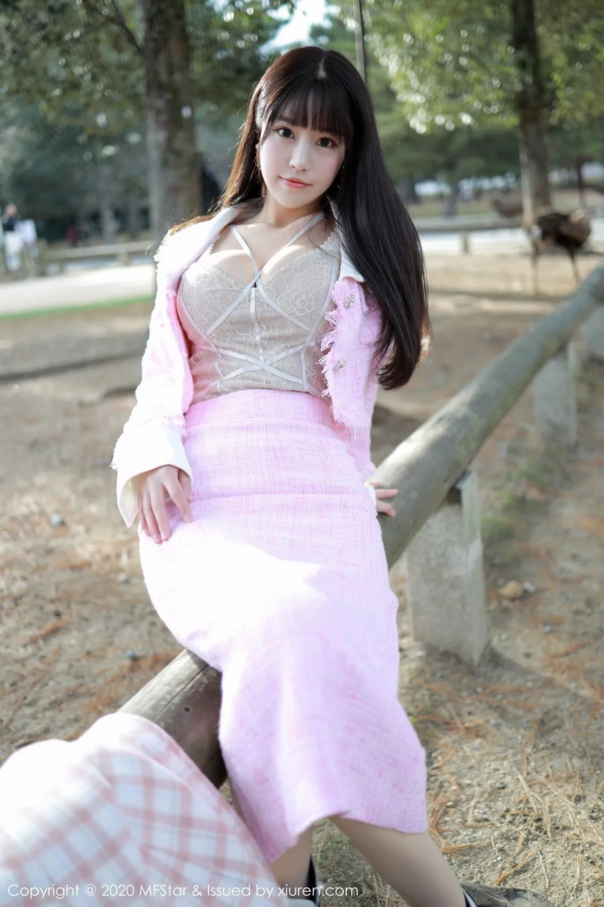 秀人集.com_[MFStar模范学院]Vol.278_女神朱可儿Flower北海道旅拍粉色服饰半脱露豪乳诱惑写真80P