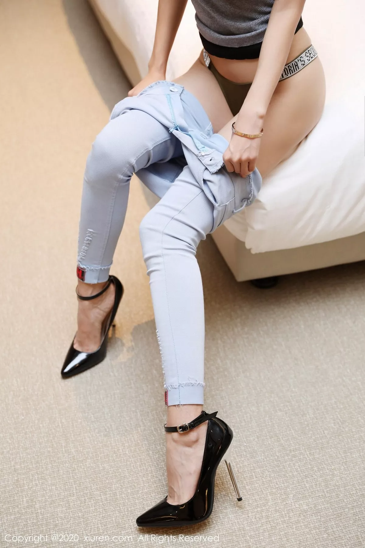 秀人集.com_[XiuRen秀人网]No.2029_嫩模田小燕Vicky私房半脱牛仔裤露魔鬼身材性感翘臀诱惑写真63P