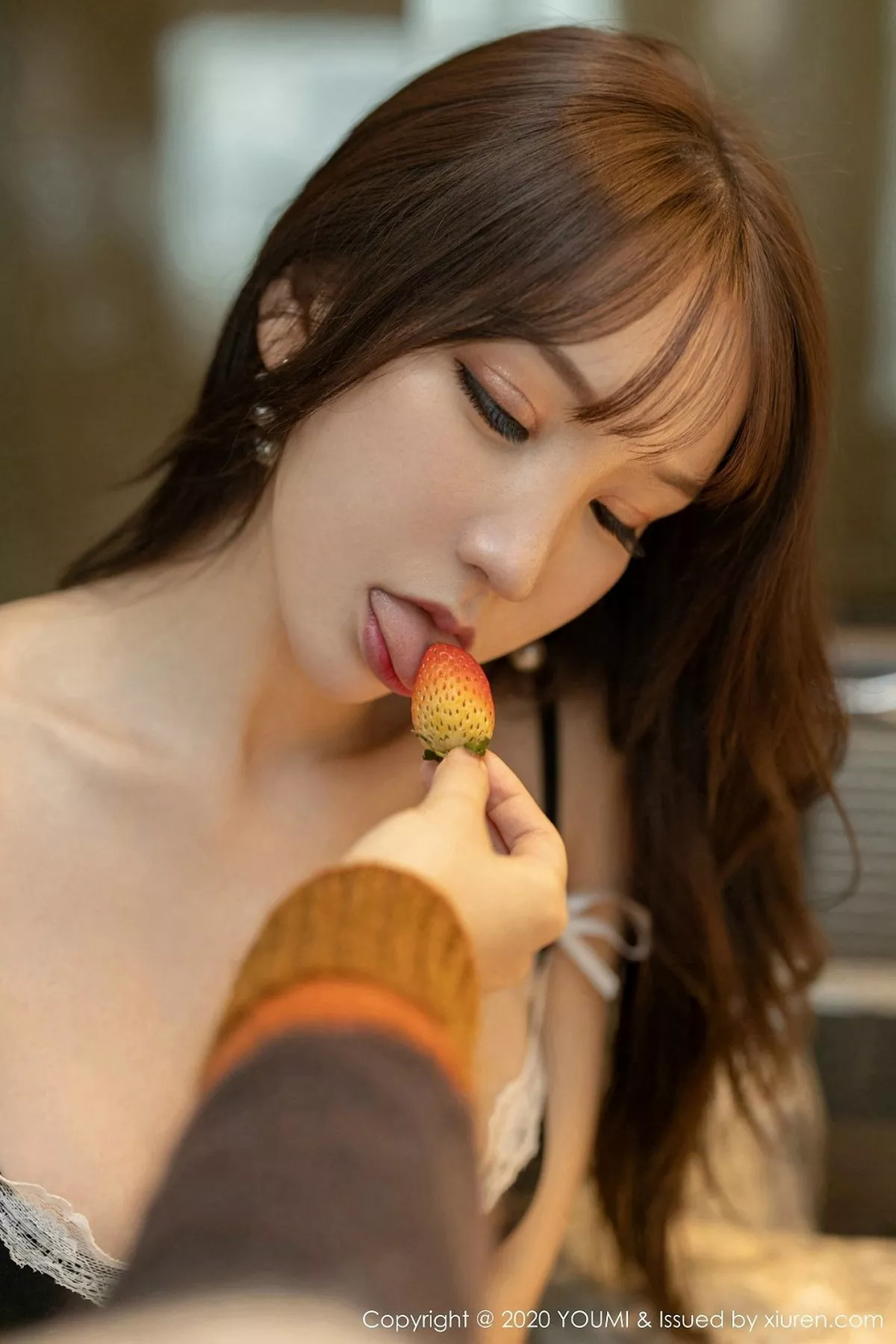 秀人集.com_[YouMi尤蜜荟]Vol.429_女神周于希Sandy《束缚の爱》主题真空吊带连身裙撩人诱惑写真115P