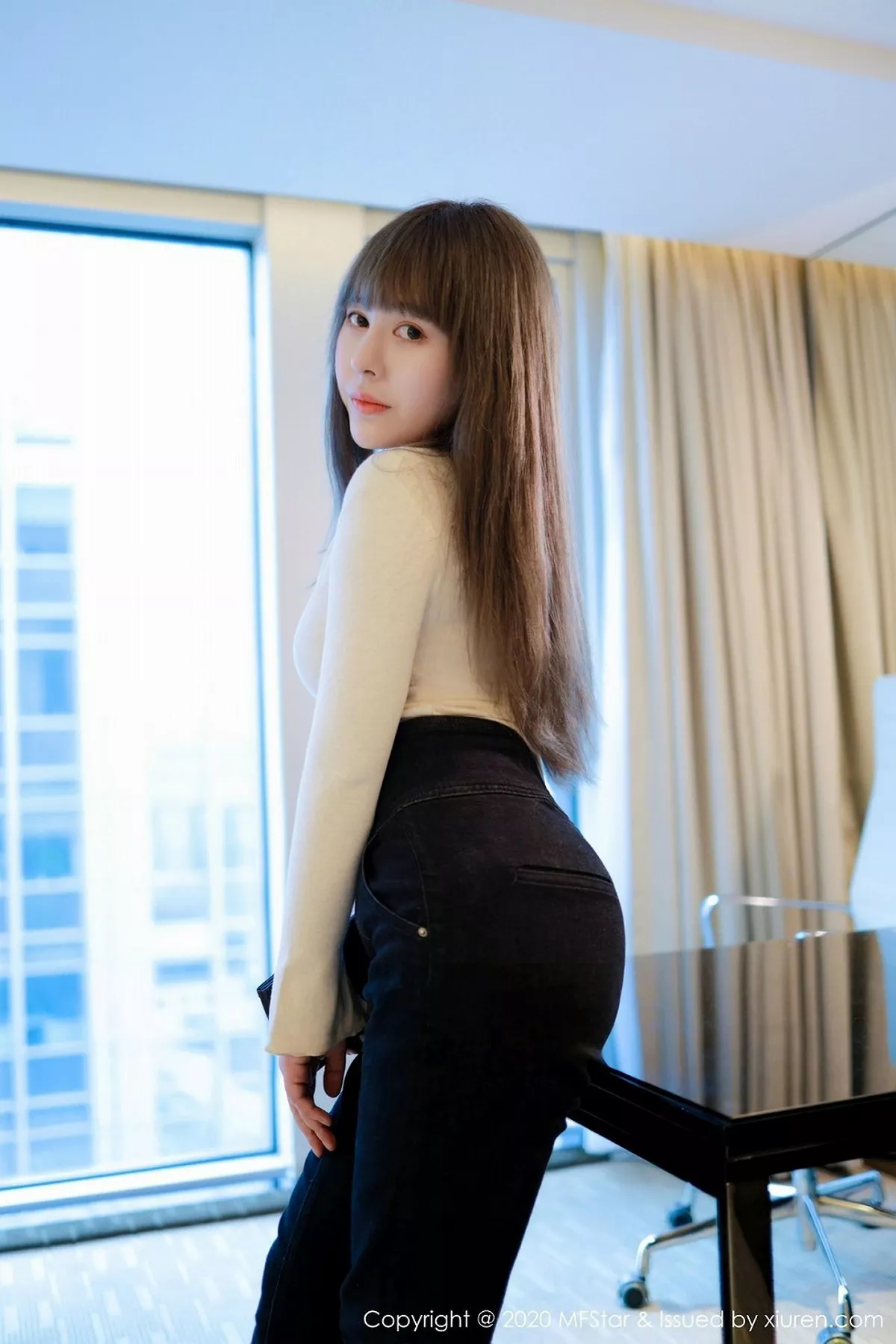 秀人集.com_[MFStar模范学院]Vol.284_嫩模艾莉Evelyn私房性感白色内衣秀雪白酥胸诱惑写真63P