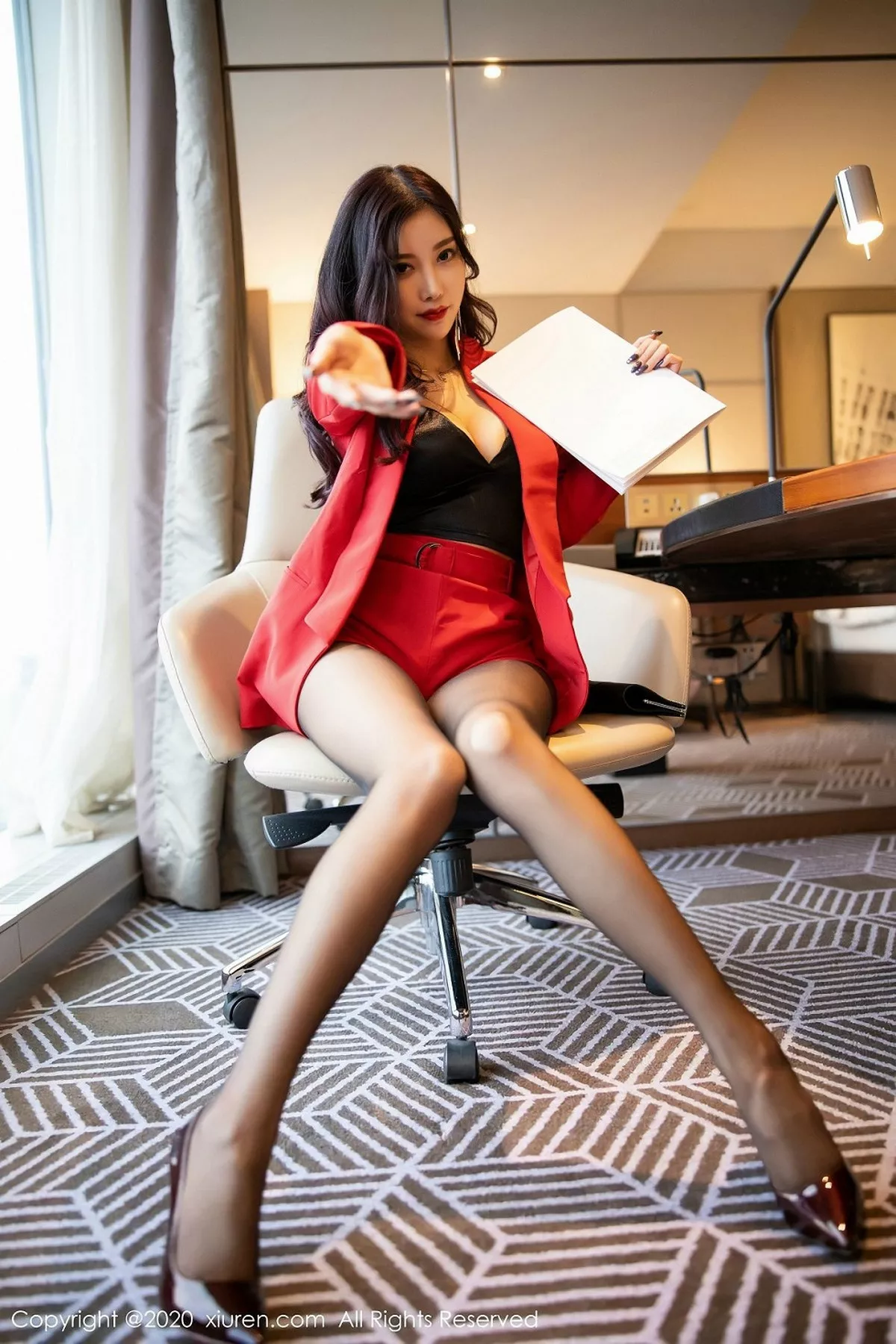 秀人集.com_[XiuRen秀人网]No.2069_女神杨晨晨sugar性感红色职业装配黑色内衣黑丝袜撩人诱惑写真71P