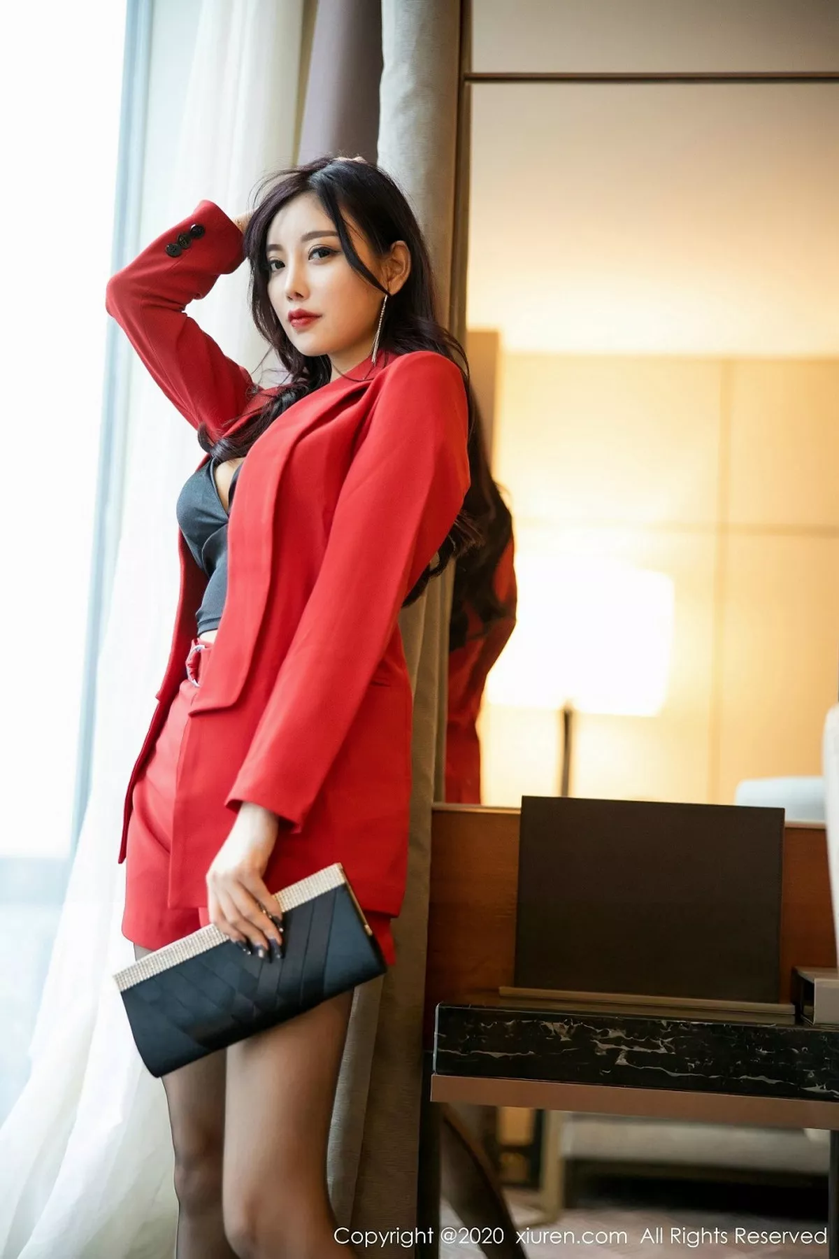 秀人集.com_[XiuRen秀人网]No.2069_女神杨晨晨sugar性感红色职业装配黑色内衣黑丝袜撩人诱惑写真71P