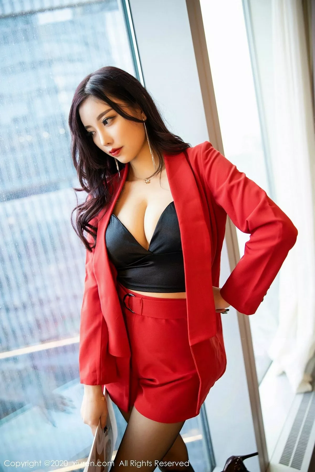 秀人集.com_[XiuRen秀人网]No.2069_女神杨晨晨sugar性感红色职业装配黑色内衣黑丝袜撩人诱惑写真71P