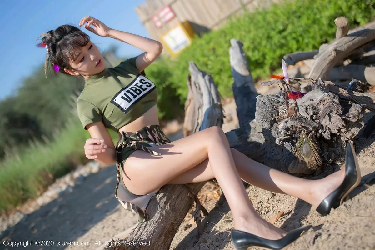 秀人集.com_[XiuRen秀人网]No.2070_嫩模陶喜乐_lele东欧旅拍室外半脱短裙露蕾丝内裤翘臀诱惑写真91P