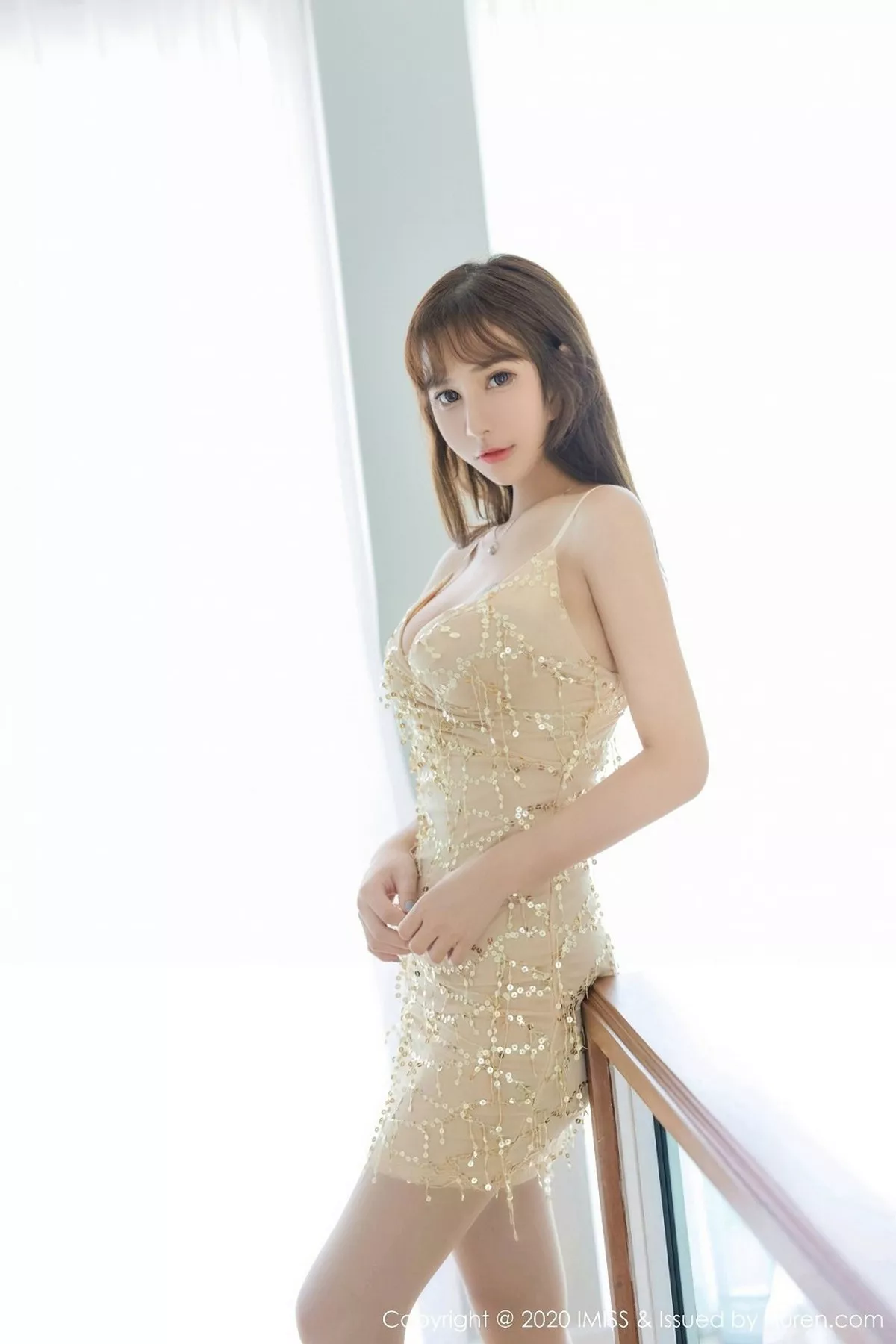 秀人集.com_[IMISS爱蜜社]Vol.449_气质女神Lavinia肉肉泰国清迈旅拍性感内衣秀完美身材诱惑写真43P