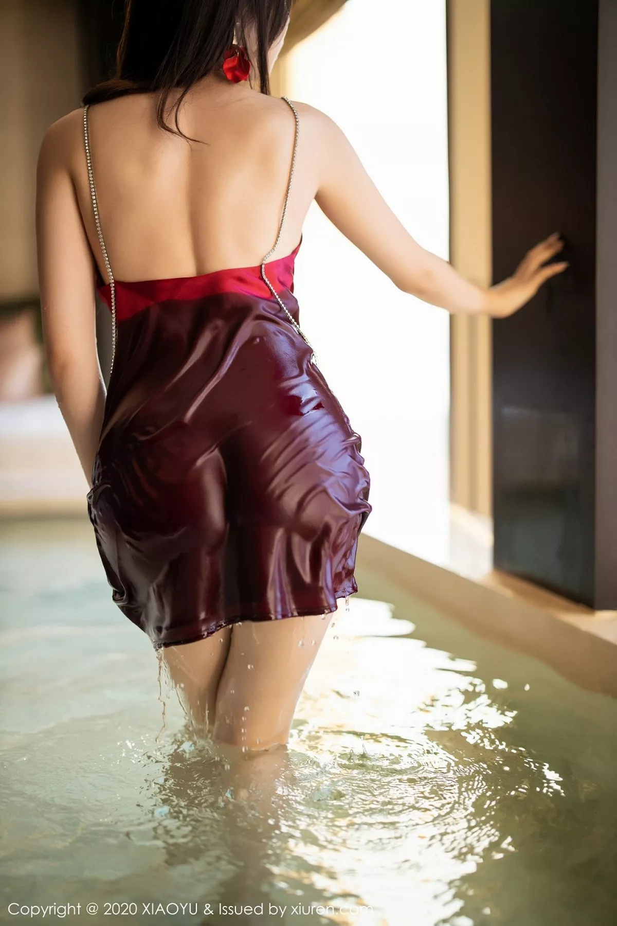 秀人集.com_[XiaoYu画语界]Vol.270_女神芝芝Booty澳门心愿旅拍泳池里半脱露丰乳肥臀诱惑写真79P