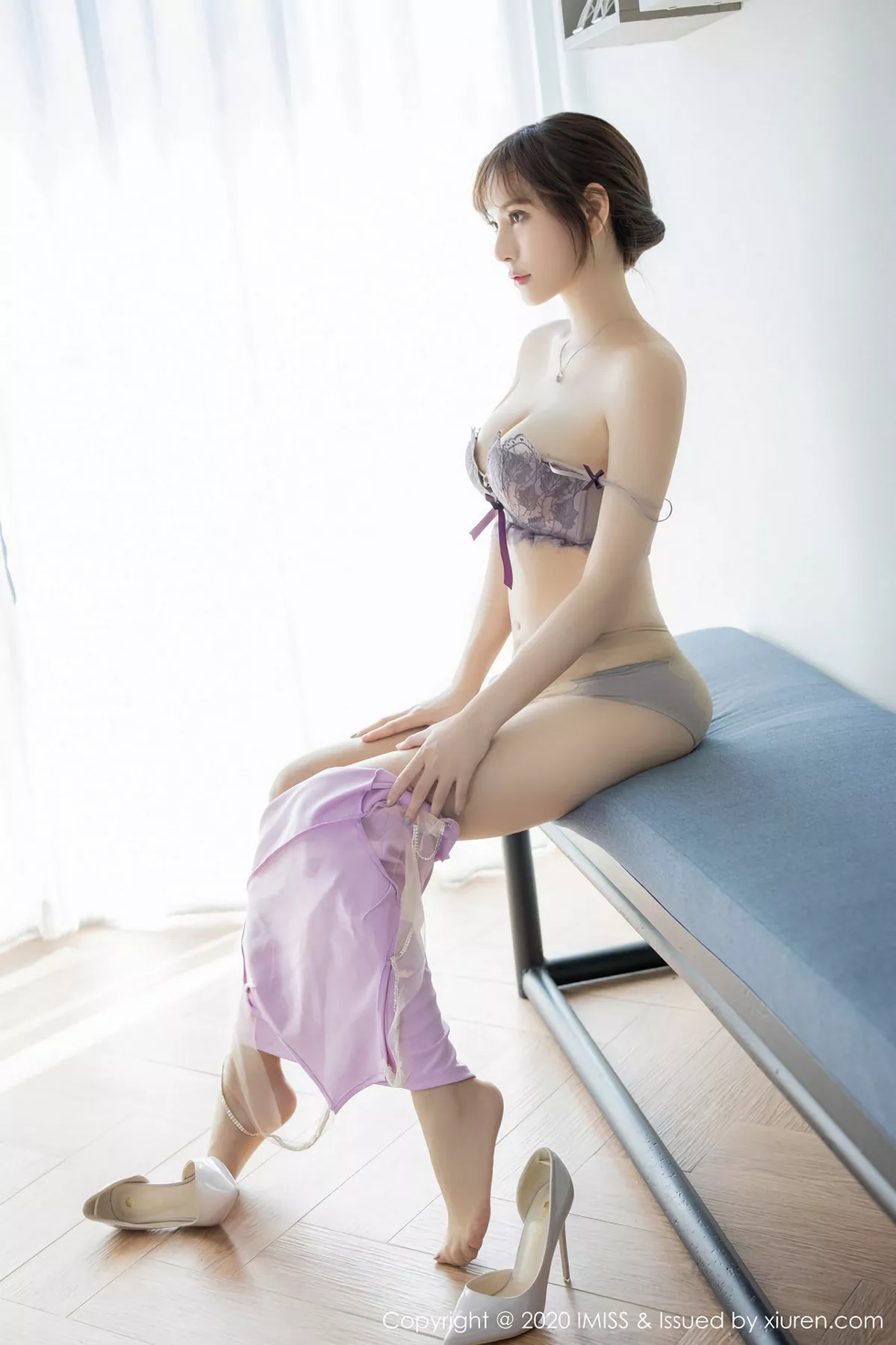 秀人集.com_[IMISS爱蜜社]Vol.439_嫩模Lavinia肉肉清迈旅拍粉色连体裙全脱露完美身材诱惑写真45P