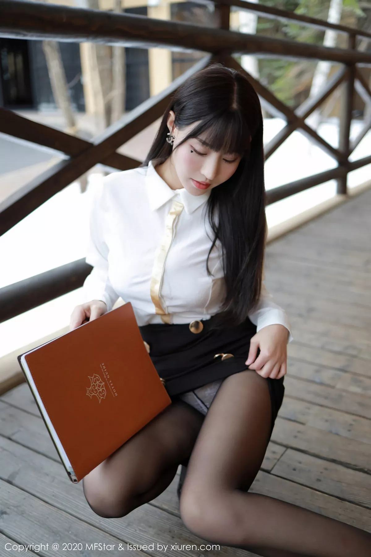 秀人集.com_[MFStar模范学院]Vol.267_嫩模朱可儿北海道旅拍酒店经理主题黑丝制服诱惑写真70P