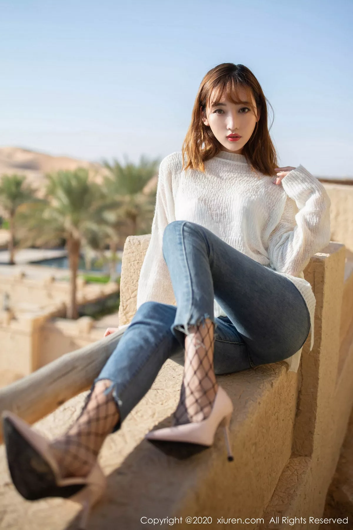 秀人集.com_[XiuRen秀人网]No.1988_嫩模陆萱萱异域沙漠脱牛仔裤露黑网袜秀完美身材魅惑写真82P