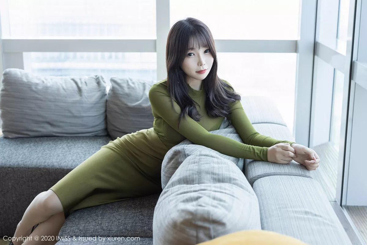 秀人集.com_[IMISS爱蜜社]Vol.442_女神芝芝Booty私房镂空内衣配肉丝裤袜秀翘臀美腿诱人写真77P