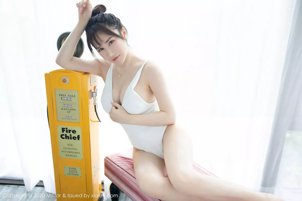 秀人集.com_[MiStar魅妍社]Vol.320_嫩模夏希子户外泳池边性感比基尼秀童颜巨乳诱人写真40P