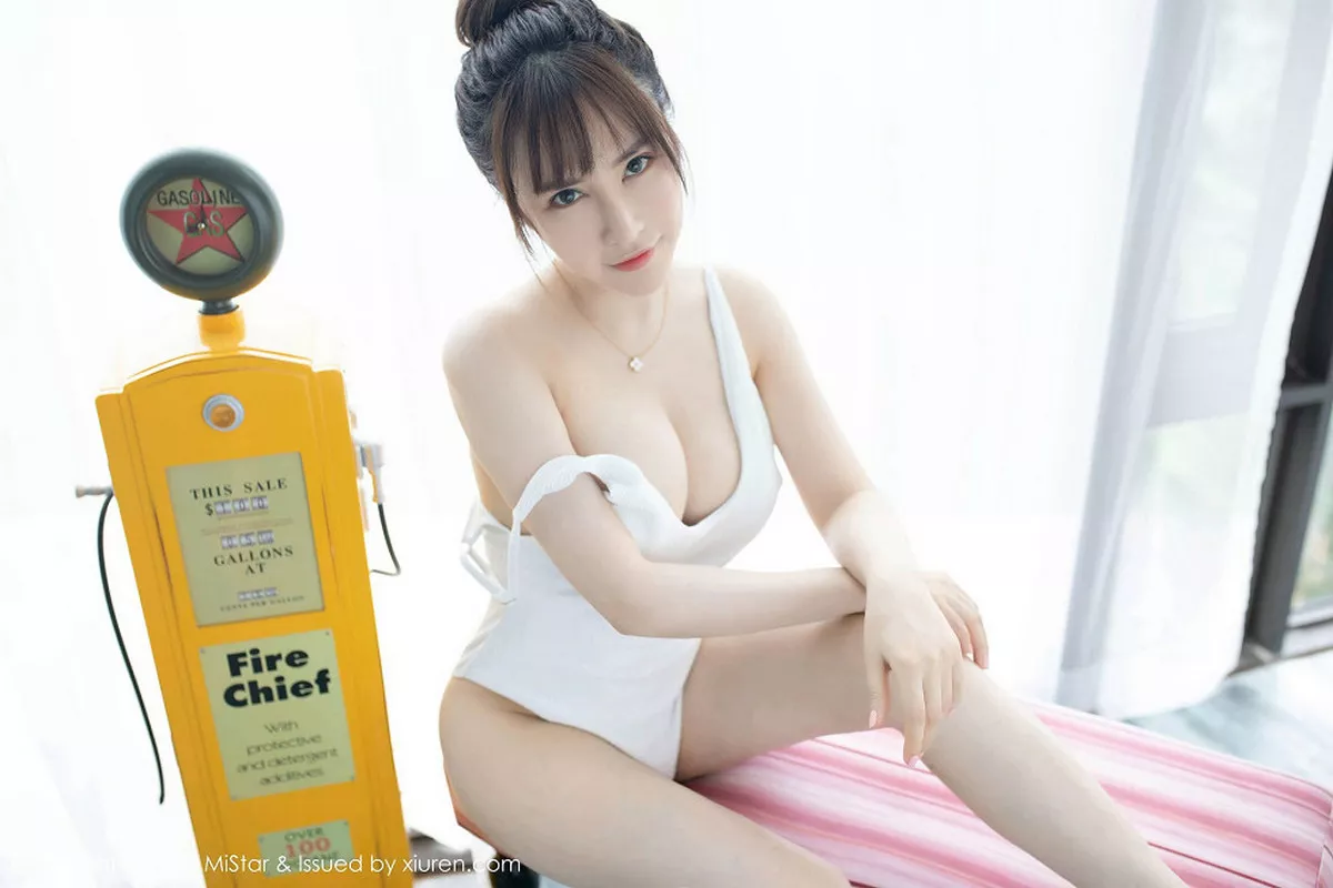 秀人集.com_[MiStar魅妍社]Vol.320_嫩模夏希子户外泳池边性感比基尼秀童颜巨乳诱人写真40P