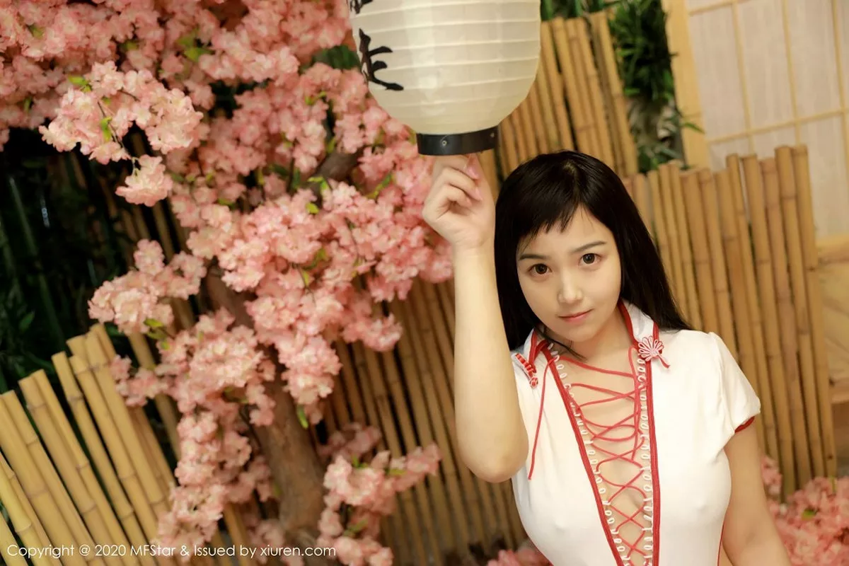 秀人集.com_[MFStar模范学院]Vol.297_嫩模徐微微mia户外高叉连体衣半脱露丰乳肥臀极致诱惑写真56P