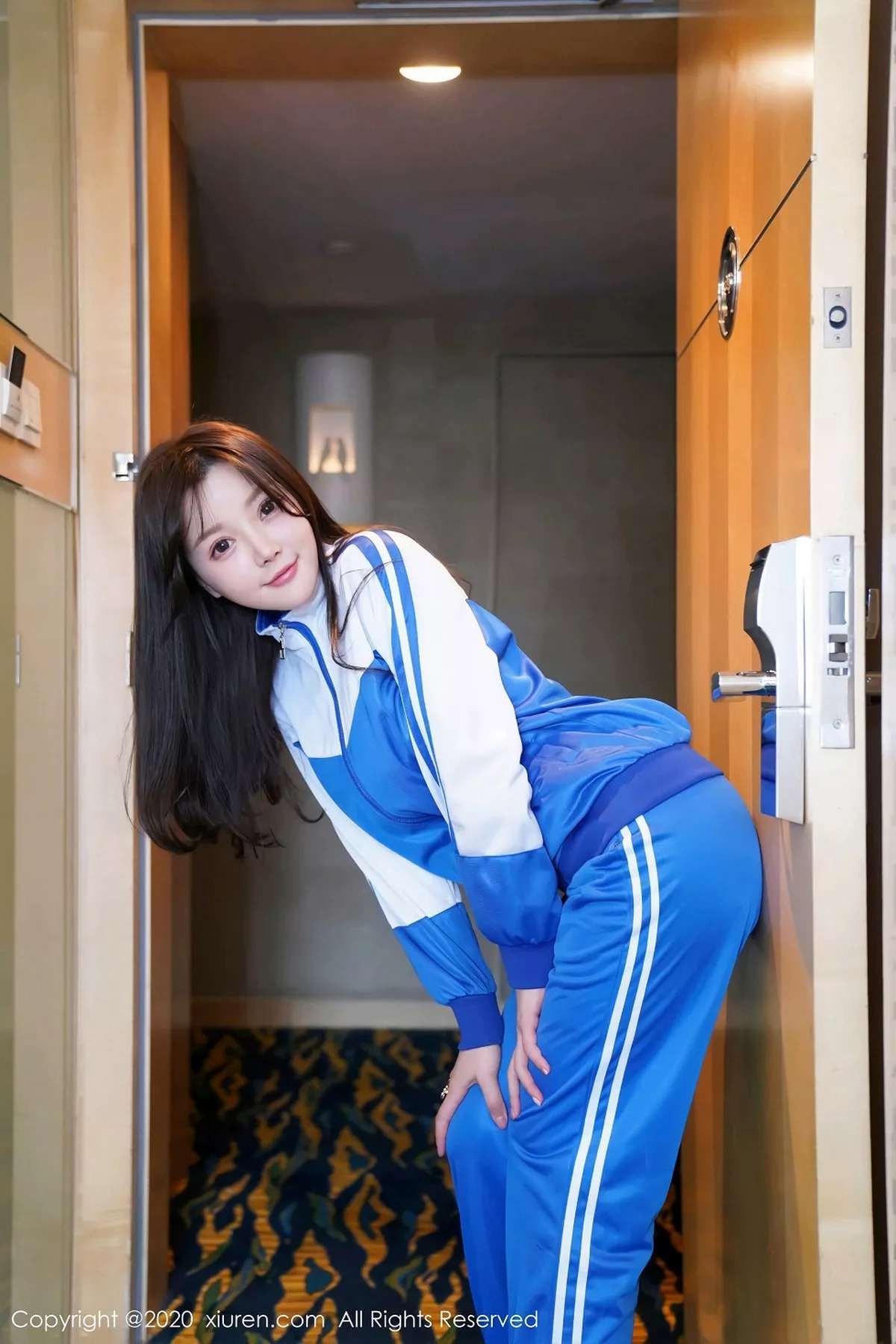 秀人集.com_[XiuRen秀人网]No.2113_女神糯美子Mini私房校服装扮半脱露黑色内衣火辣身材诱惑写真55P