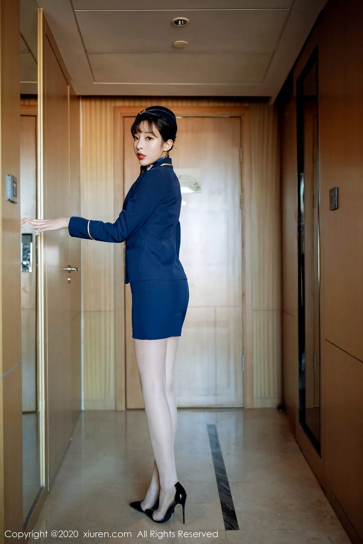 秀人集.com_[XiuRen秀人网]No.2119_嫩模陈小喵空姐制服主题私房半脱内裤露翘臀撩人姿势诱惑写真68P