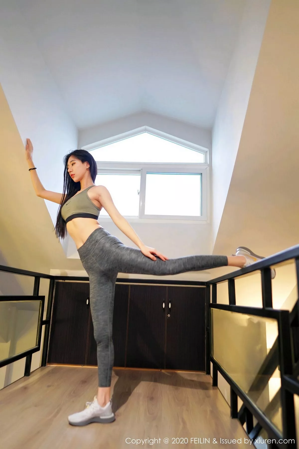 秀人集.com_[FeiLin嗲囡囡]VOL.230_嫩模BABY_柒私房性感吊裙+矫健运动风秀完美身材写真62P