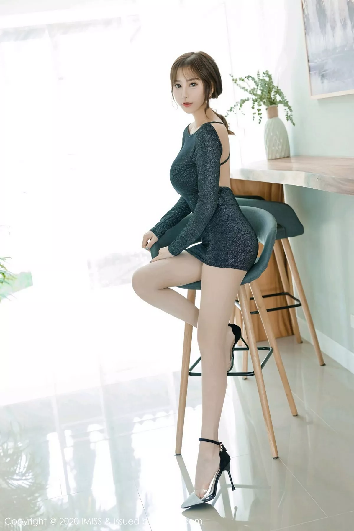 秀人集.com_[IMISS爱蜜社]Vol.455_气质女神Lavinia泰国清迈旅拍私房黑色内衣完美诱惑写真46P