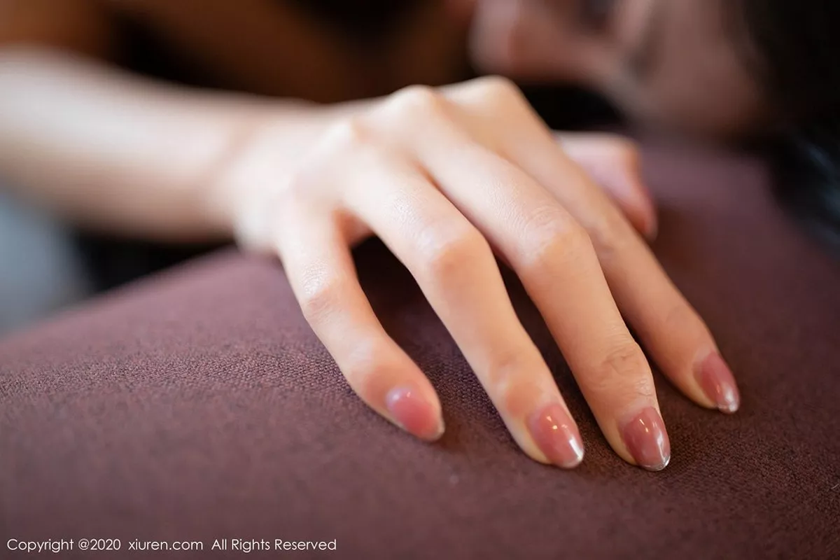 秀人集.com_[XiuRen秀人网]No.2128_嫩模就是阿朱啊东欧旅拍置业顾问主题破烂黑丝袜诱人写真69P