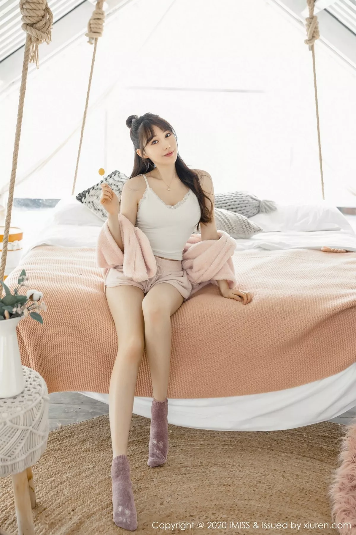 秀人集.com_[IMISS爱蜜社]Vol.457_气质女神Lynn刘奕宁私房超透连身裙露性感内衣撩人诱惑写真52P