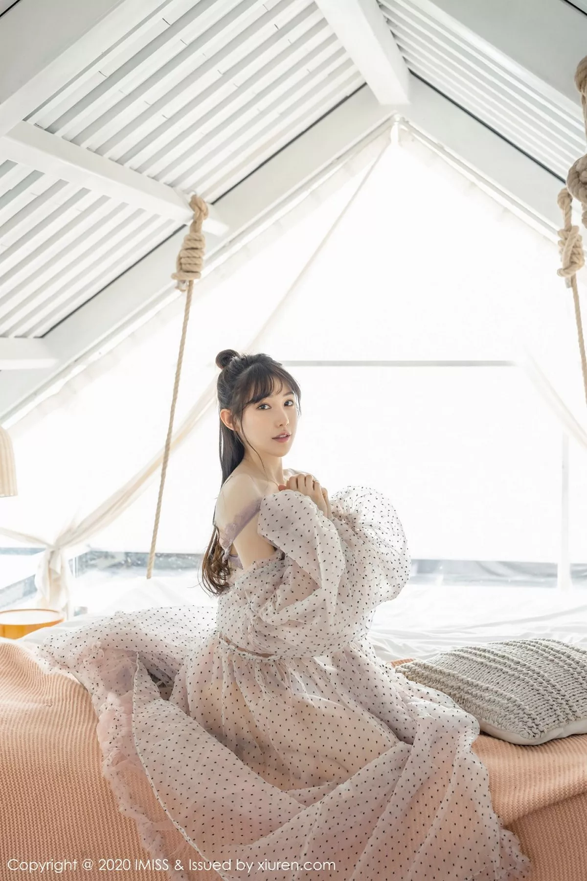 秀人集.com_[IMISS爱蜜社]Vol.457_气质女神Lynn刘奕宁私房超透连身裙露性感内衣撩人诱惑写真52P