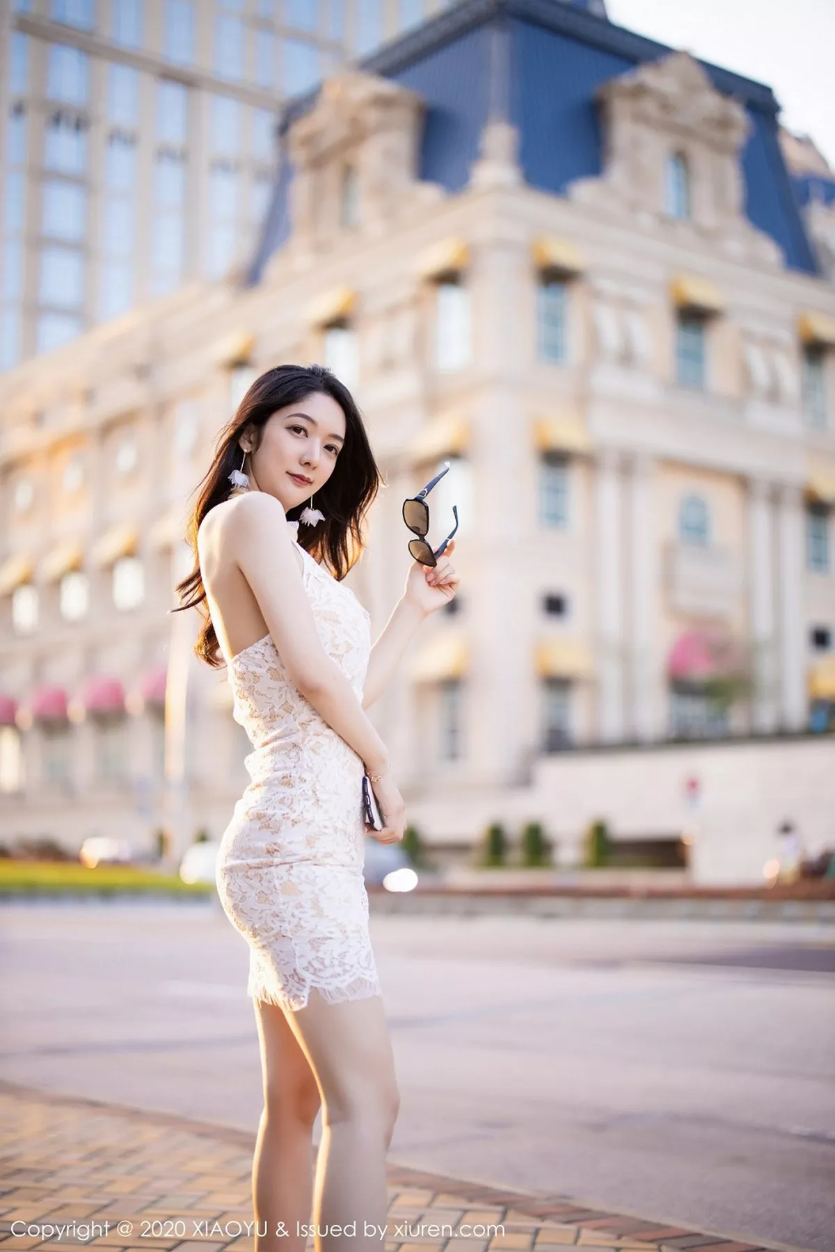 秀人集.com_[XiaoYu画语界]Vol.284_女神Angela小热巴澳门旅拍私房黑色内衣配吊带黑丝魅惑写真100P