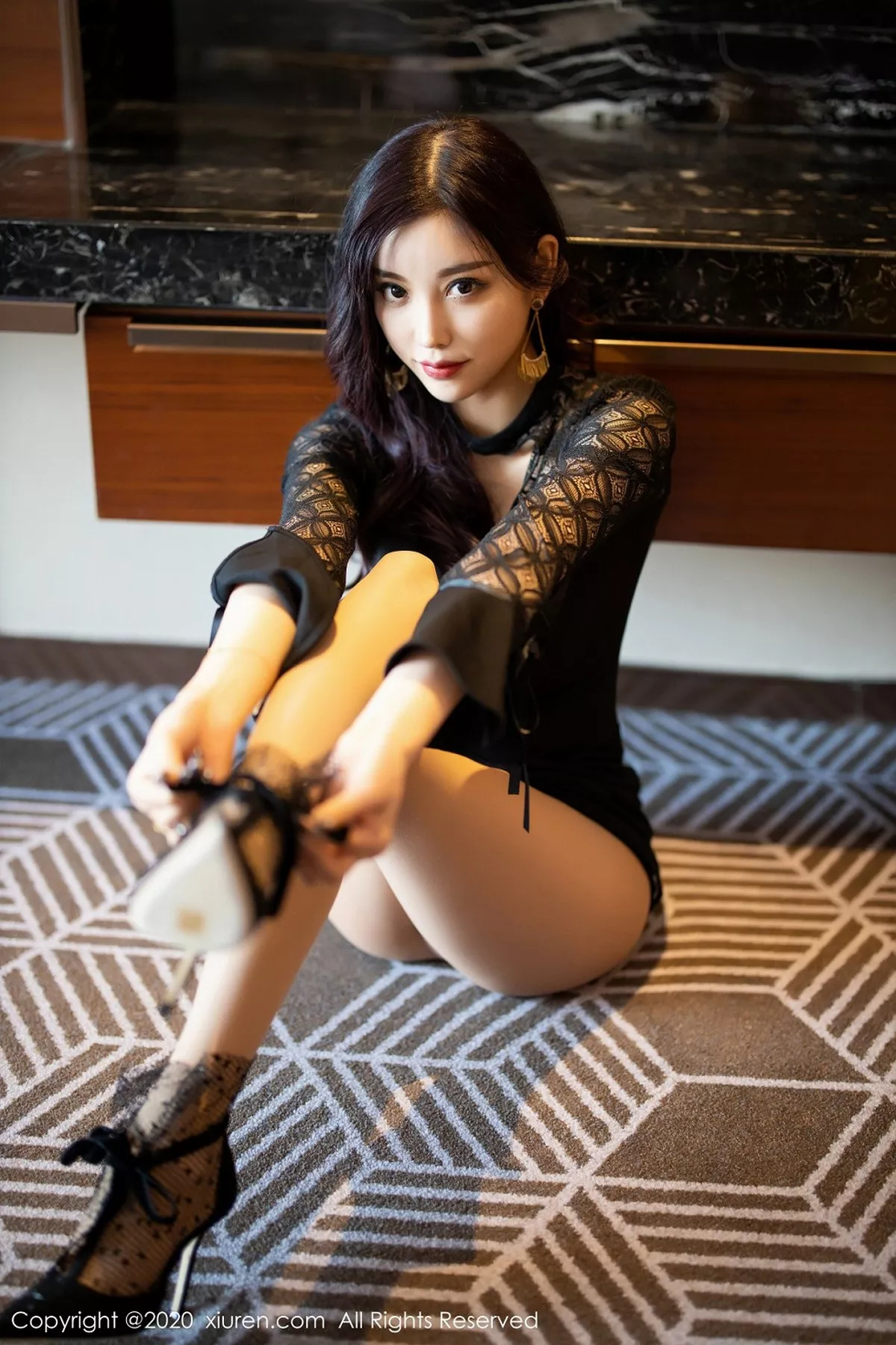 秀人集.com_[XiuRen秀人网]No.2137_女神杨晨晨sugar私房性感内衣配肉丝袜半脱秀翘臀销魂诱惑写真127P