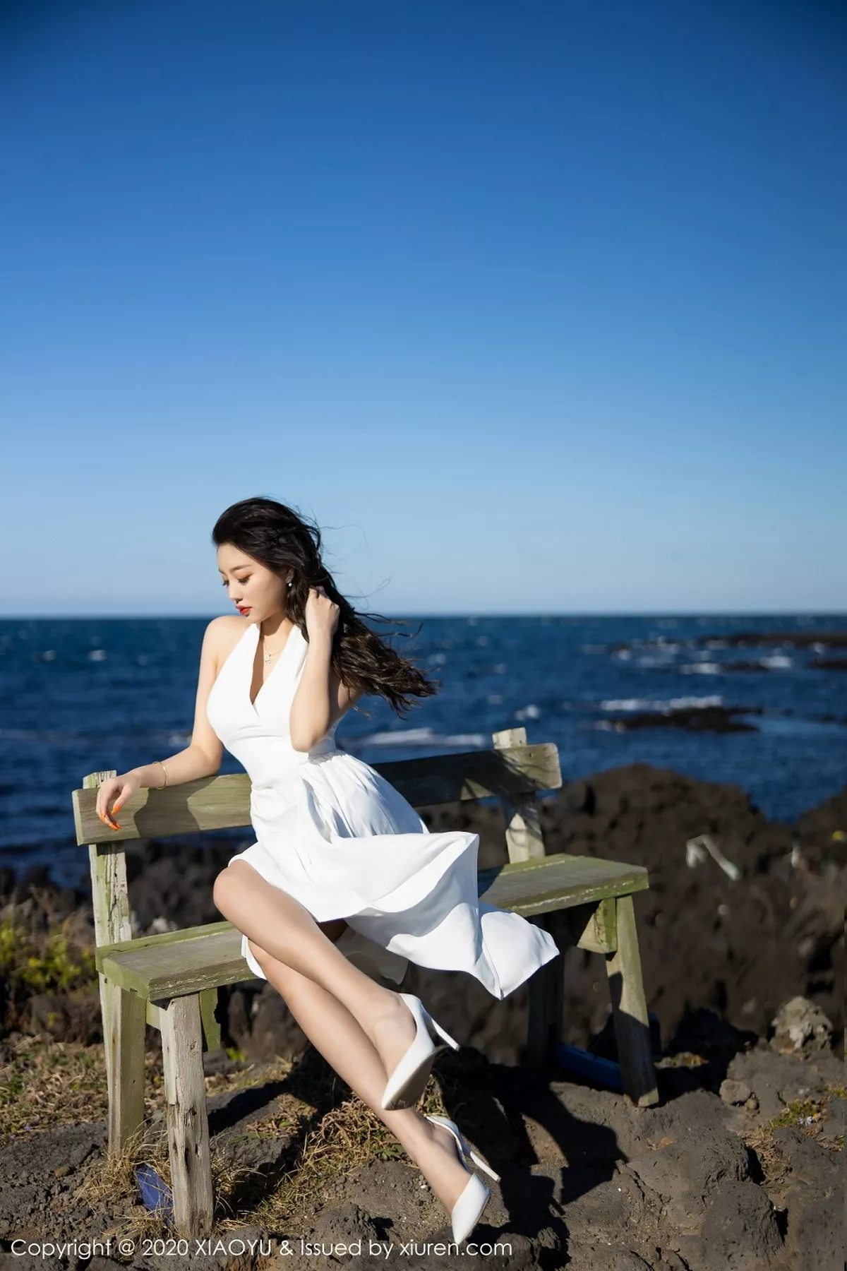 秀人集.com_[XiaoYu画语界]Vol.286_女神杨晨晨sugar济州岛旅拍私房银色吊裙半脱露豪乳诱惑写真83P