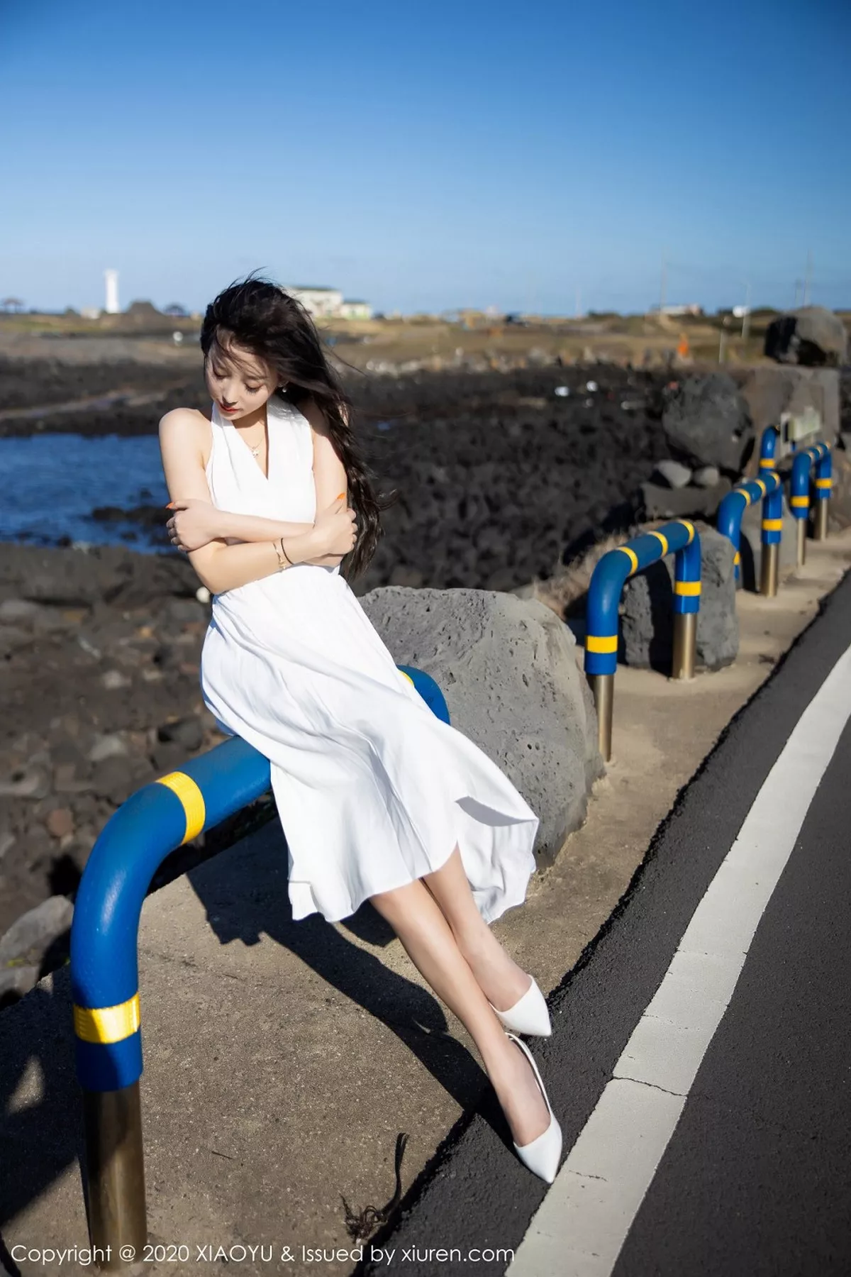 秀人集.com_[XiaoYu画语界]Vol.286_女神杨晨晨sugar济州岛旅拍私房银色吊裙半脱露豪乳诱惑写真83P