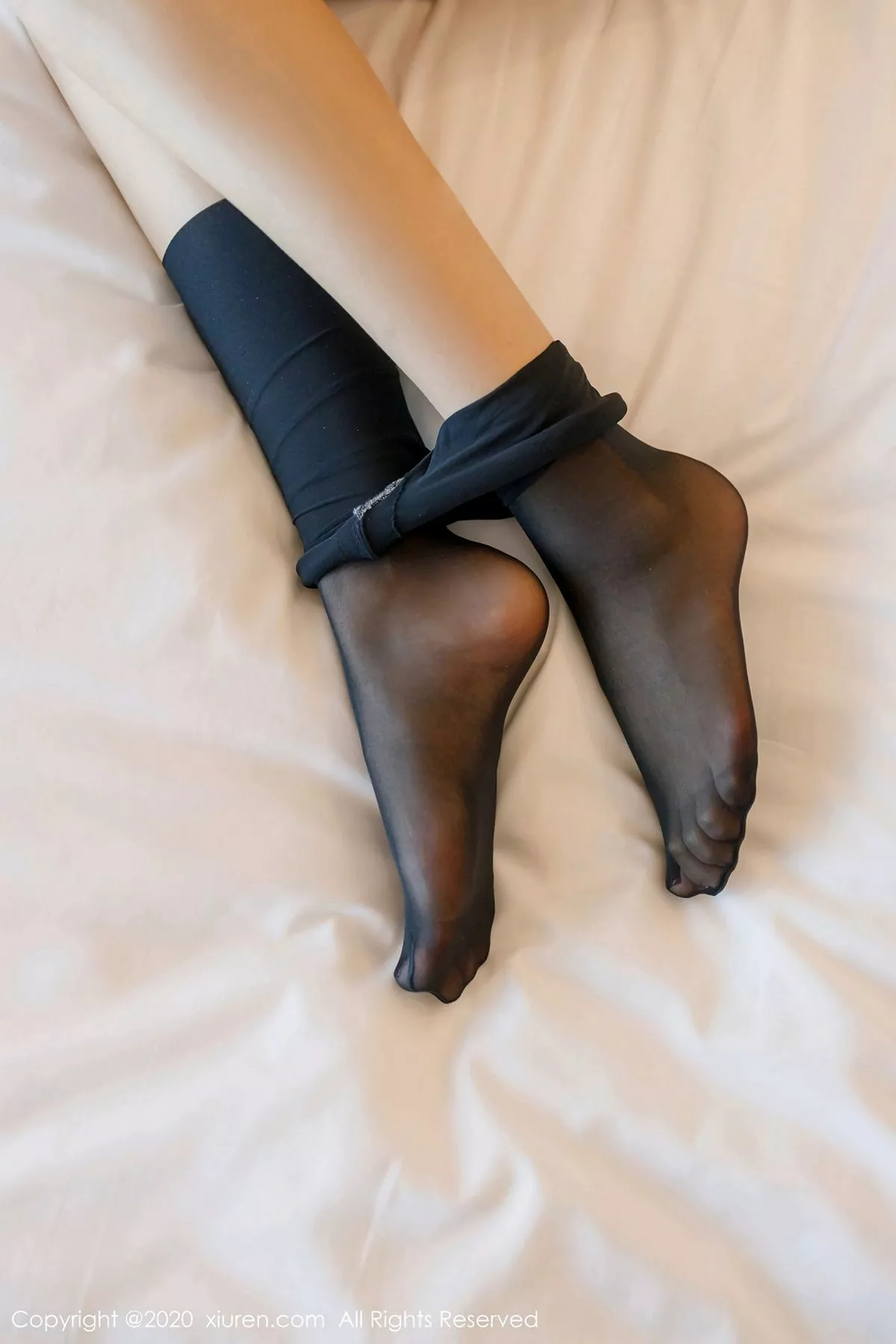 秀人集.com_[XiuRen秀人网]No.2149_嫩模杨紫嫣Cynthia宾馆剧情尾随主题紧身衣配无内黑丝魅惑写真70P