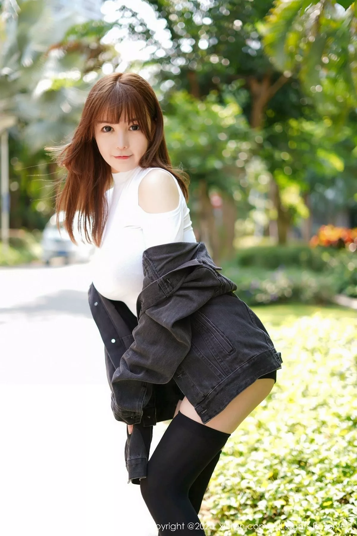 秀人集.com_[XiuRen秀人网]No.2147_嫩模UU酱户外脱黑色外套露魔鬼身材童颜巨乳完美诱惑写真83P