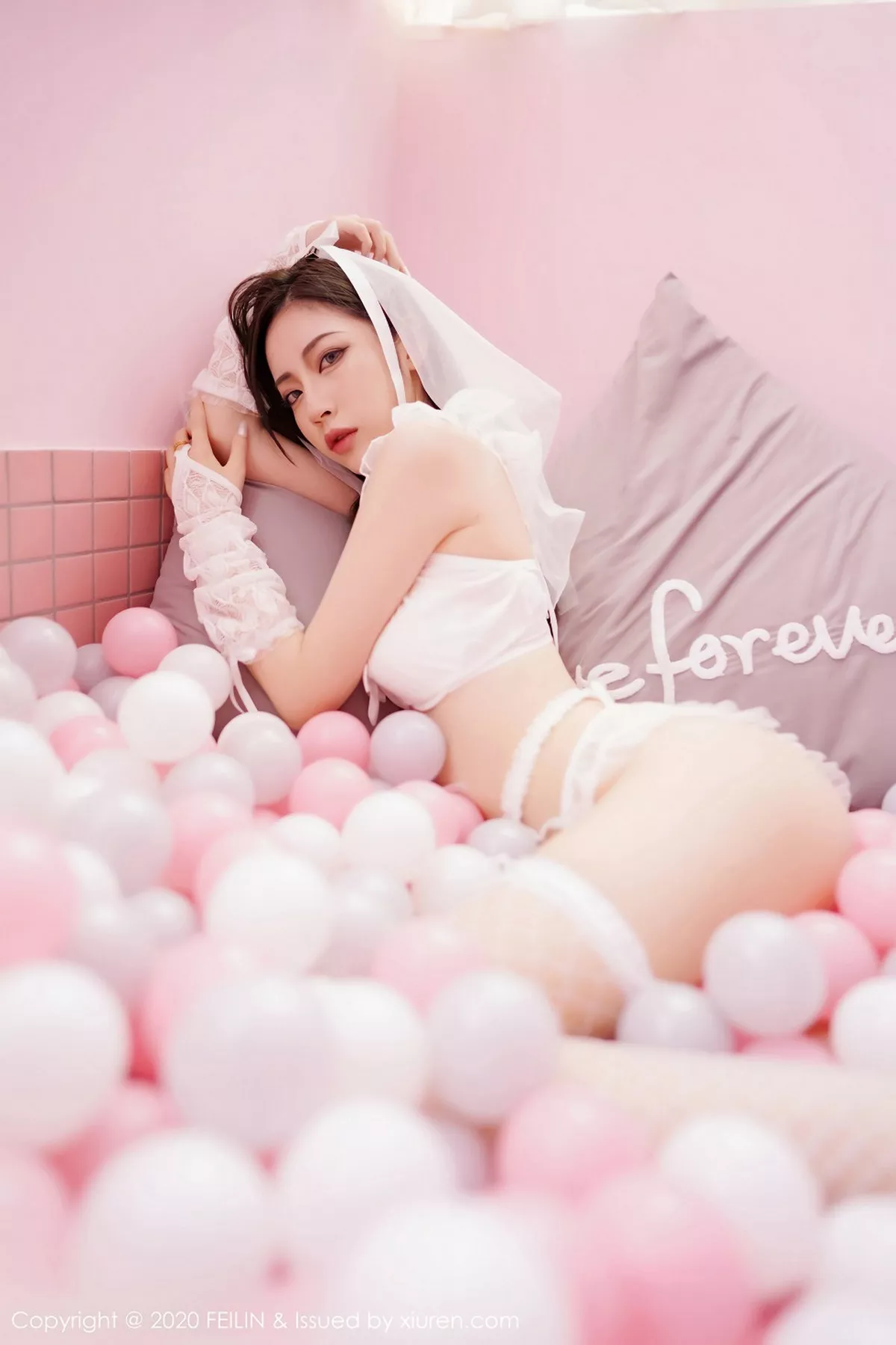 秀人集.com_[FeiLin嗲囡囡]VOL.231_嫩模贾诗晗私房内衣吊带白丝网袜+黑色猫耳内衣完美诱惑写真90P