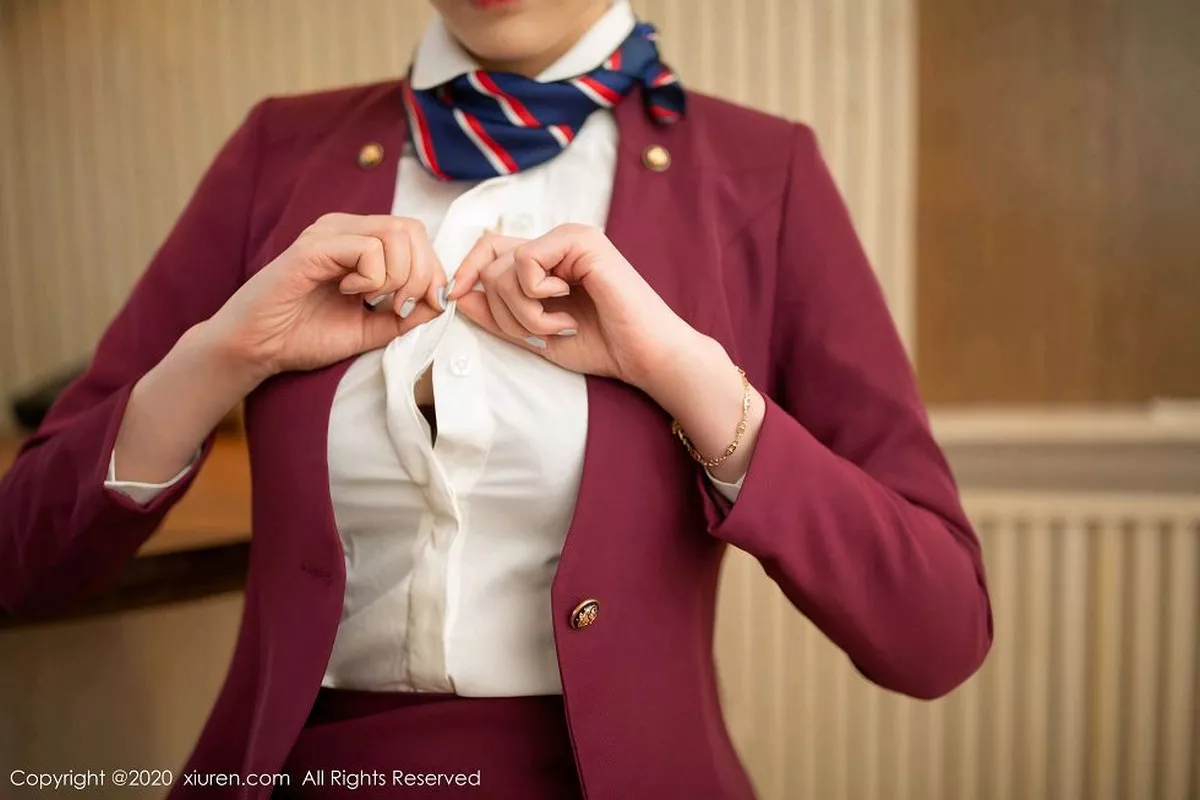 秀人集.com_[XiuRen秀人网]No.2161_嫩模安然Maleah空乘制服主题私房床上半脱露红色内衣完美诱惑写真86P