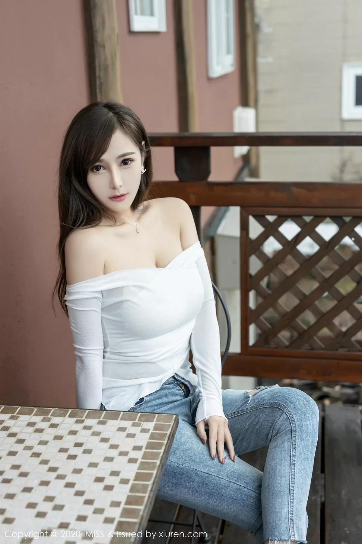 秀人集.com_[IMISS爱蜜社]Vol.452_气质女神Lavinia北海道旅拍私房黑色蕾丝内衣完美诱惑写真63P