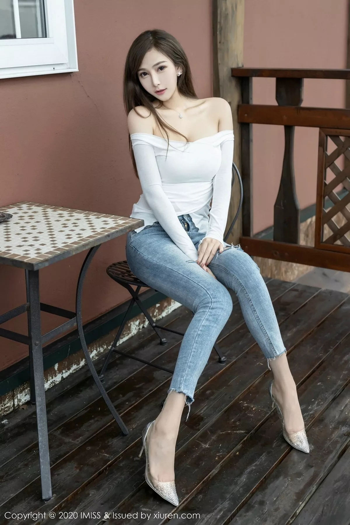 秀人集.com_[IMISS爱蜜社]Vol.452_气质女神Lavinia北海道旅拍私房黑色蕾丝内衣完美诱惑写真63P