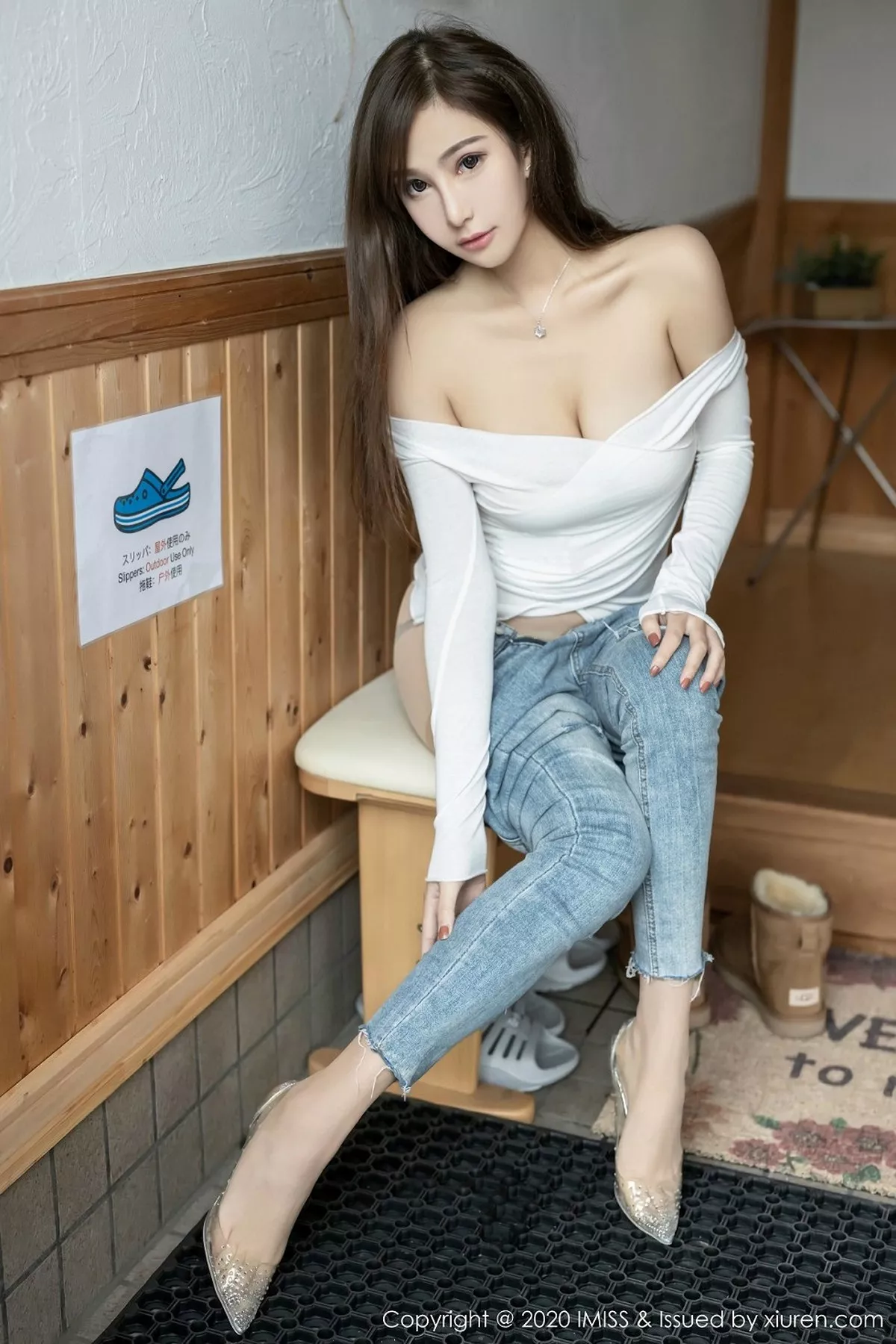 秀人集.com_[IMISS爱蜜社]Vol.452_气质女神Lavinia北海道旅拍私房黑色蕾丝内衣完美诱惑写真63P