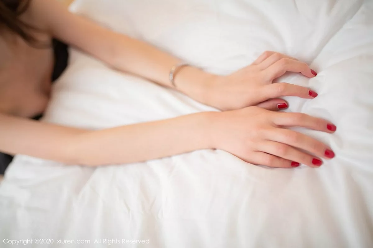 秀人集.com_[XiuRen秀人网]No.2103_嫩模梦心月美国旅拍私房黑丝内衣半脱秀丰乳肥臀诱惑写真66P