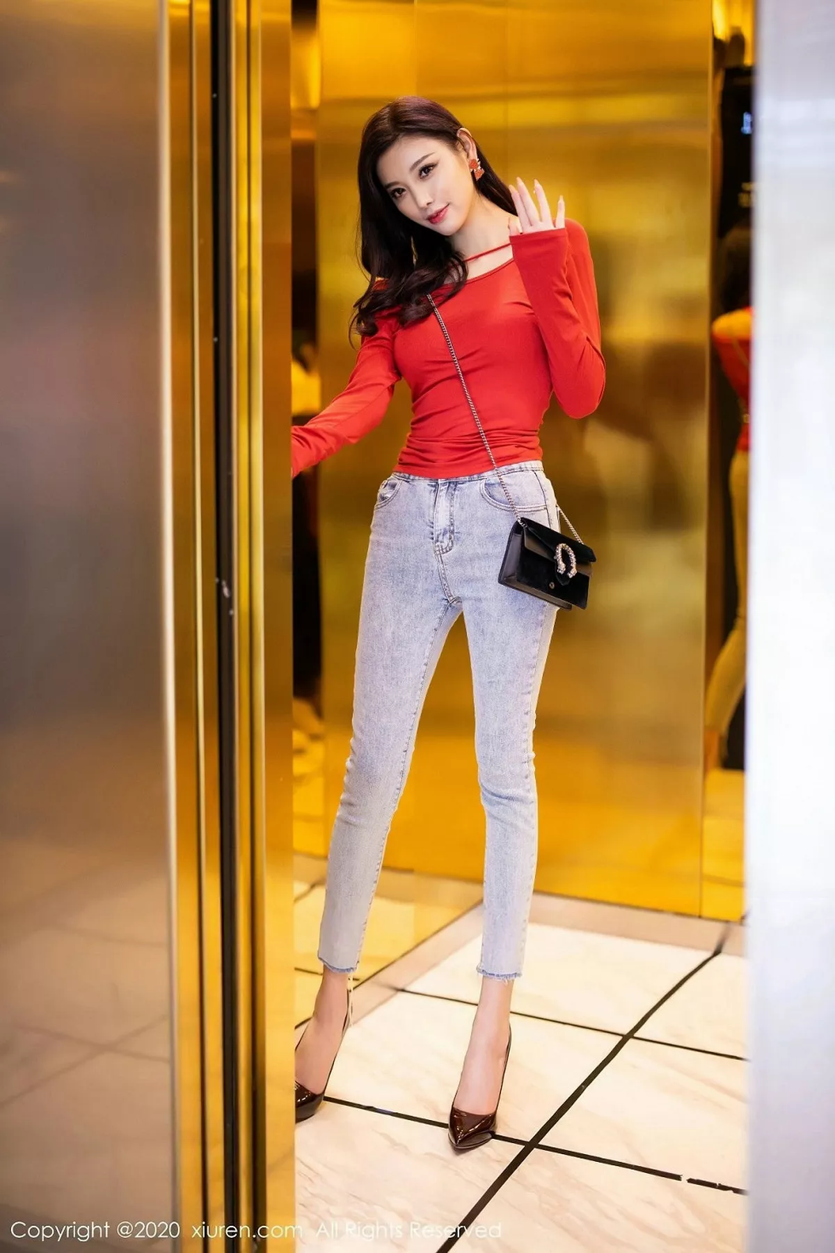 秀人集.com_[XiuRen秀人网]No.2200_女神杨晨晨sugar私房红色内衣配黑丝裤袜秀翘臀美腿诱惑写真88P