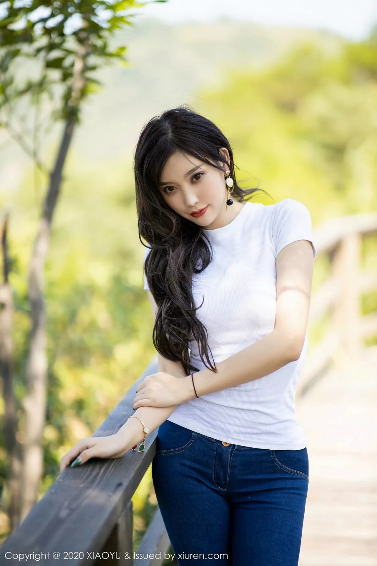 秀人集.com_[XiaoYu画语界]Vol.300_女神杨晨晨sugar私房床上脱牛仔裤露性感内衣完美诱惑写真92P