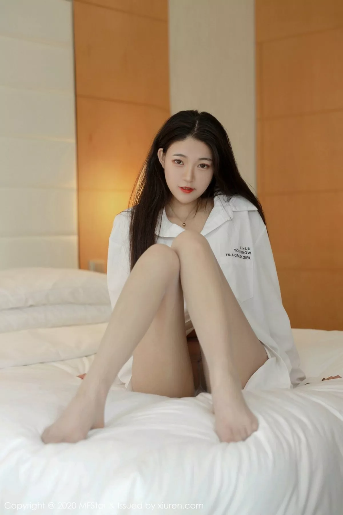 秀人集.com_[MFStar模范学院]Vol.321_嫩模Laura张小妮私房白衬衣配无内肉丝裤袜秀翘臀诱惑写真58P