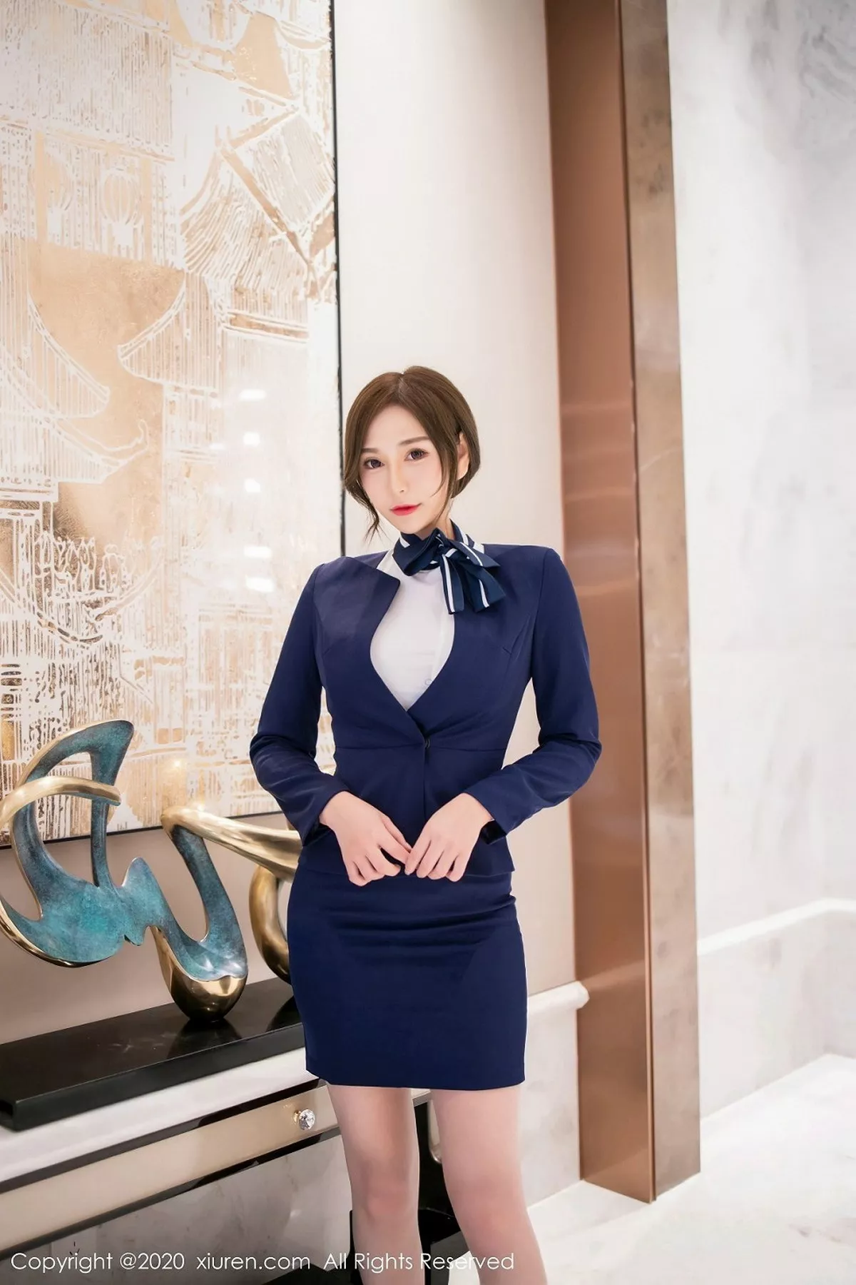 秀人集.com_[XiuRen秀人网]No.2221_女神Lavinia肉肉经典职场制服半脱露精致镂空内衣完美诱惑写真51P