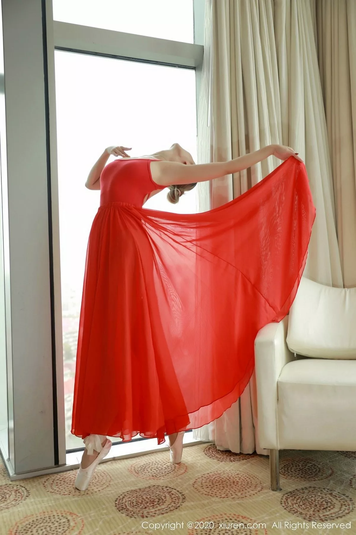 秀人集.com_[XiuRen秀人网]No.2219_新人嫩模小壁虎吖猩红连体内衣大尺度全脱露白嫩美体诱惑写真53P