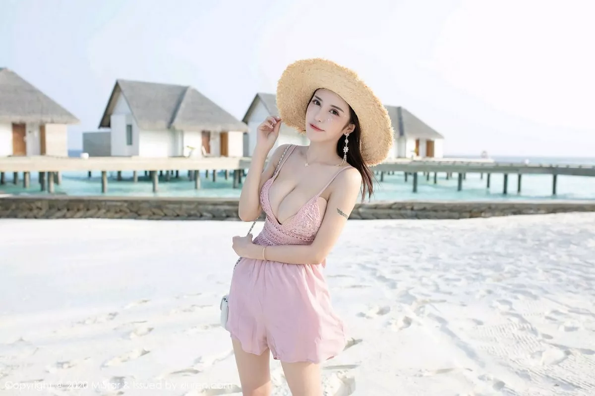 秀人集.com_[MiStar魅妍社]Vol.324_女神陈思琪Art马尔代夫旅拍沙滩性感比基尼完美诱惑写真43P