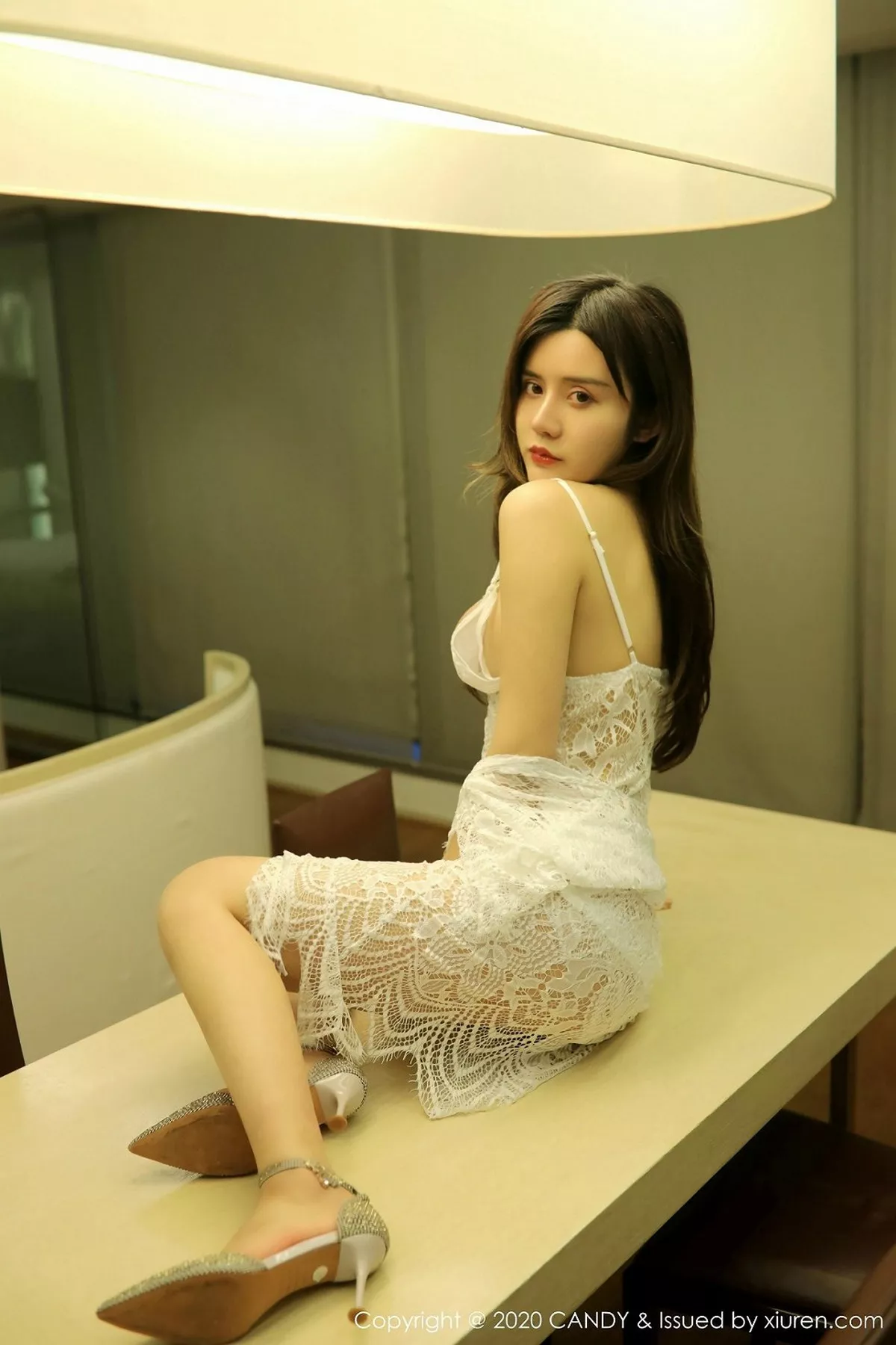 秀人集.com_[Candy网红馆]Vol.079_女神Cris_卓娅祺居家女友主题白色缕空蕾丝内衣撩人诱惑写真42P