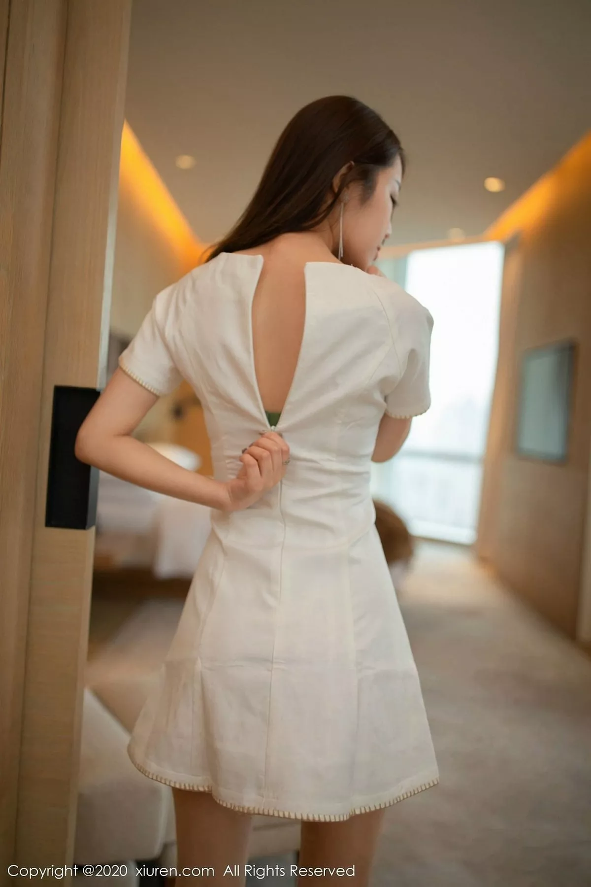 秀人集.com_[XiuRen秀人网]No.2190_女神夏诗雯Sally女友下午茶主题白色裙子半脱露性感内衣写真81P