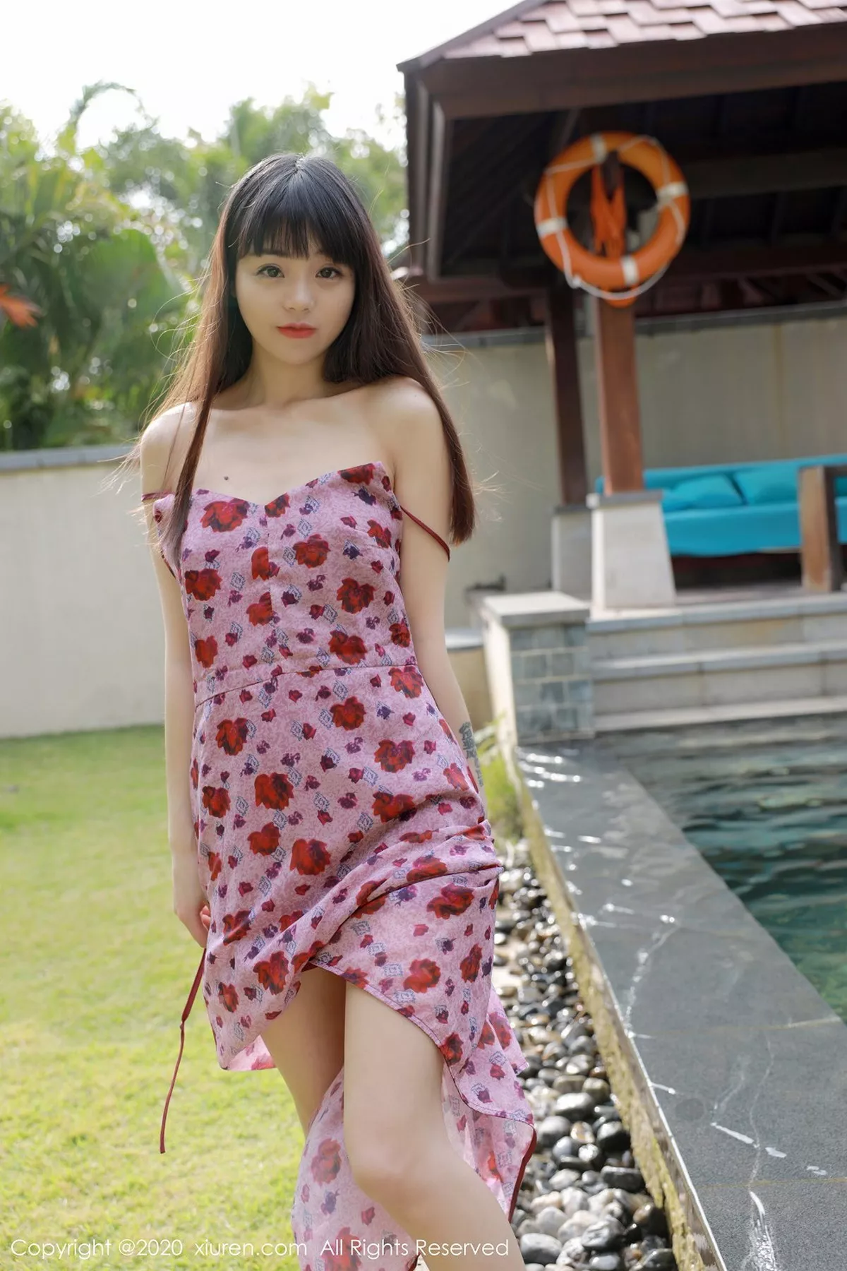 秀人集.com_[XiuRen秀人网]No.2156_嫩模小水blue户外性感花色小碎裙秀白嫩美胸迷人美腿写真59P