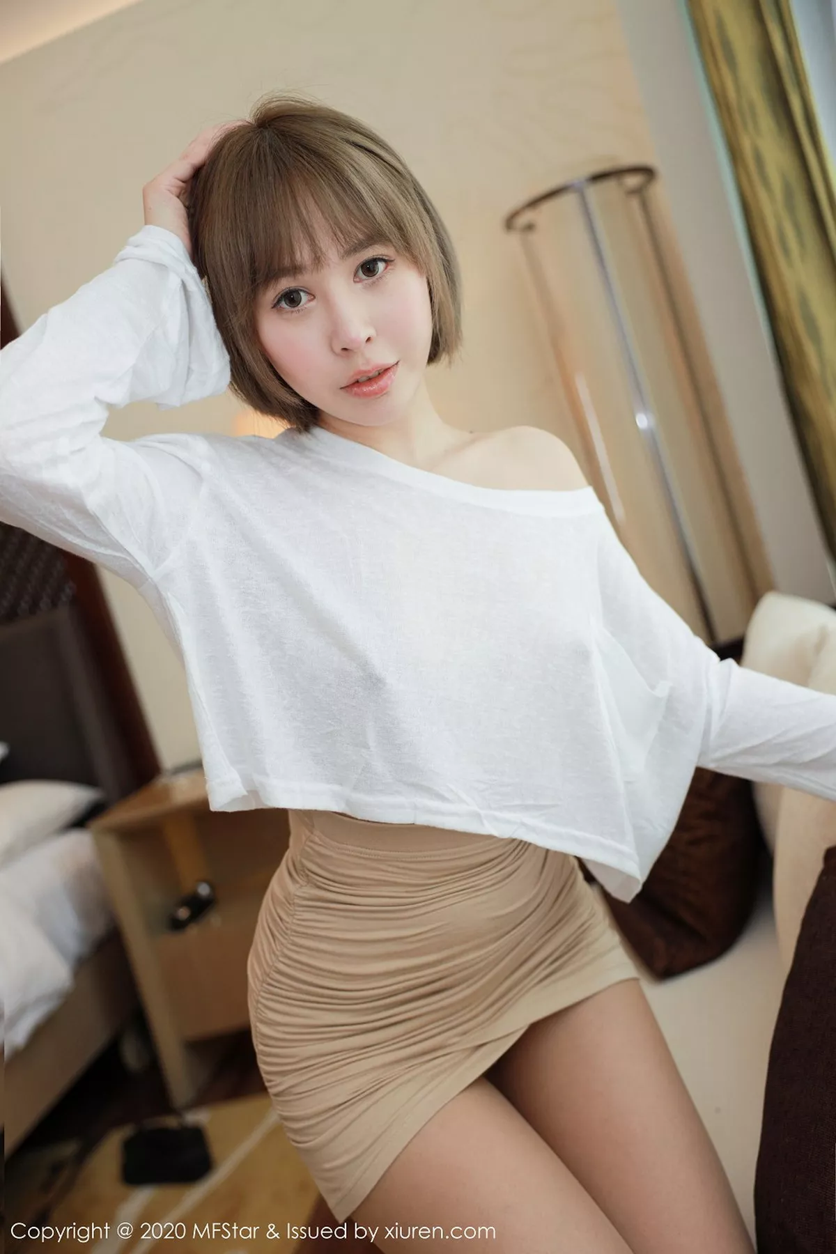 秀人集.com_[MFStar模范学院]Vol.329_嫩模夏天Sienna三亚旅拍私房真空白T激凸撩人诱惑写真47P