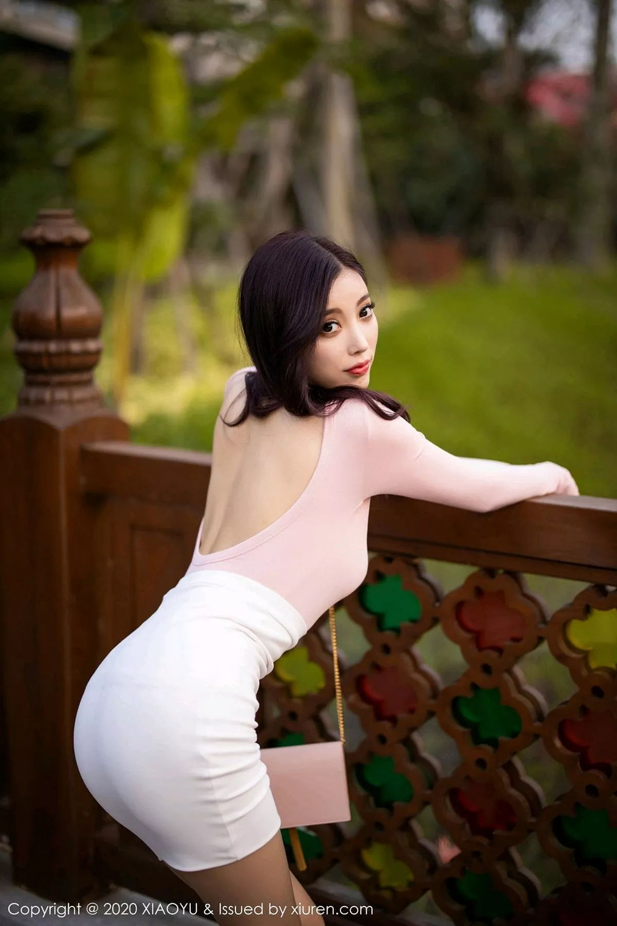 秀人集.com_[XiaoYu画语界]Vol.310_女神杨晨晨sugar真空粉色露背上衣秀美乳激凸撩人诱惑写真72P