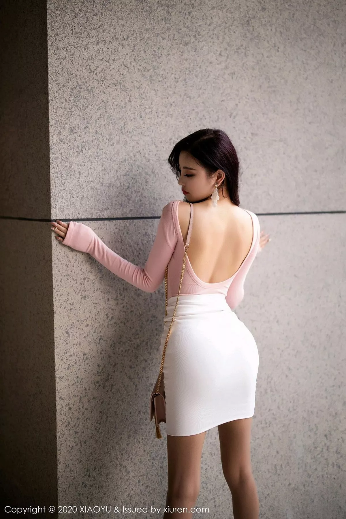 秀人集.com_[XiaoYu画语界]Vol.310_女神杨晨晨sugar真空粉色露背上衣秀美乳激凸撩人诱惑写真72P