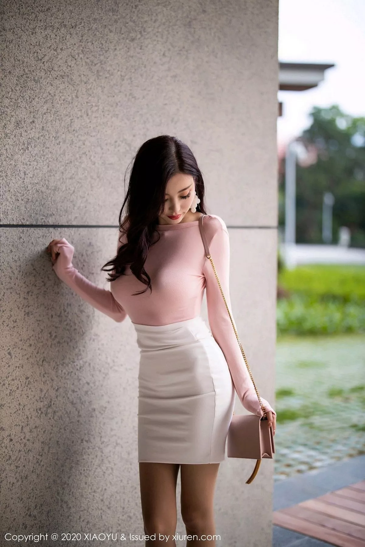 秀人集.com_[XiaoYu画语界]Vol.310_女神杨晨晨sugar真空粉色露背上衣秀美乳激凸撩人诱惑写真72P