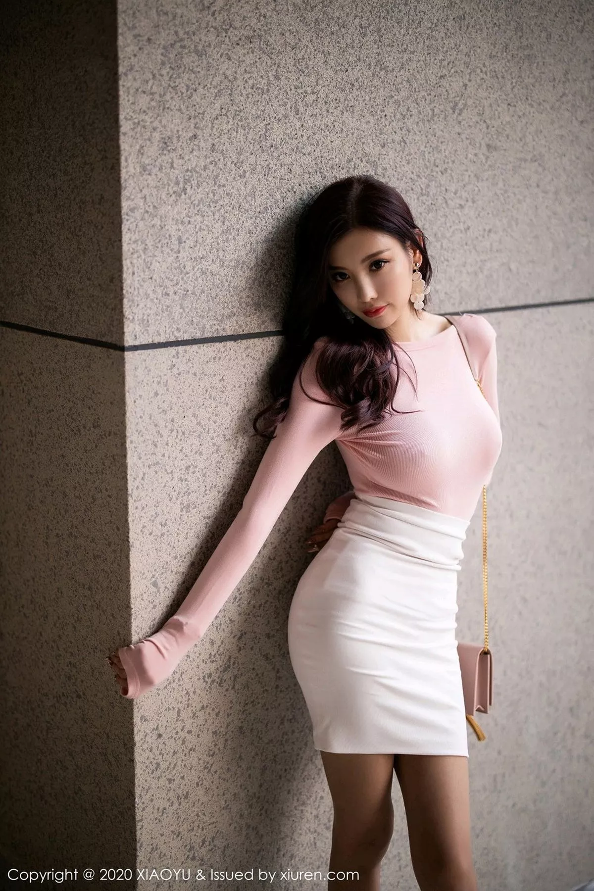 秀人集.com_[XiaoYu画语界]Vol.310_女神杨晨晨sugar真空粉色露背上衣秀美乳激凸撩人诱惑写真72P